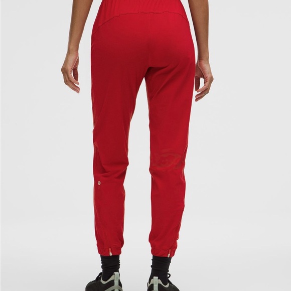 Adapted State Joggers- Short - Picture 2 of 5